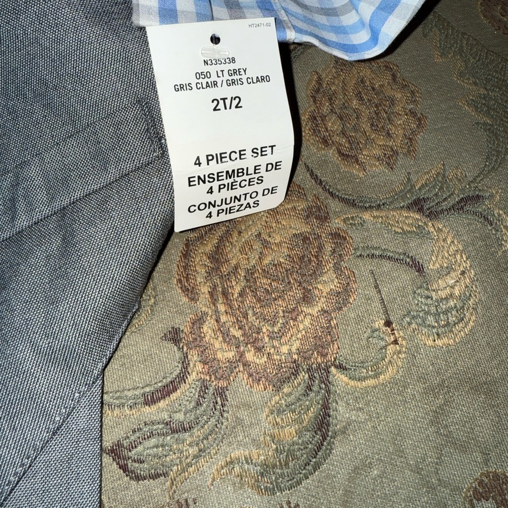 Nautica NWT 2T boys Light Gray 4-Piece Set